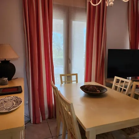 Apartment Precioso Bajo En Jardines De Nuevo Muy Cerca De La Piscina Comunitaria Y De La Salida A La Playa!