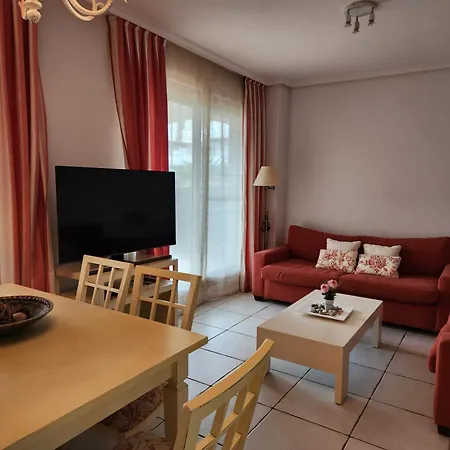 Precioso Bajo En Jardines De Nuevo Muy Cerca De La Piscina Comunitaria Y De La Salida A La Playa! Apartment *