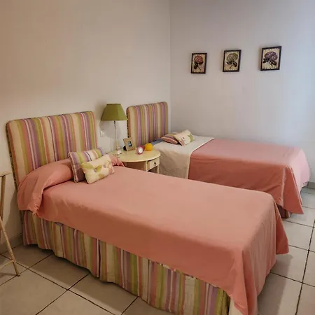 Precioso Bajo En Jardines De Nuevo Muy Cerca De La Piscina Comunitaria Y De La Salida A La Playa! Vera