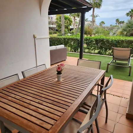 Apartment Precioso Bajo En Jardines De Nuevo Muy Cerca De La Piscina Comunitaria Y De La Salida A La Playa!