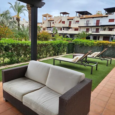 Apartment Precioso Bajo En Jardines De Nuevo Muy Cerca De La Piscina Comunitaria Y De La Salida A La Playa!