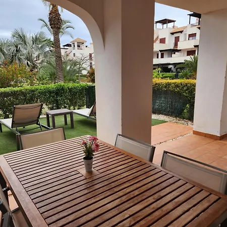 Precioso Bajo En Jardines De Nuevo Muy Cerca De La Piscina Comunitaria Y De La Salida A La Playa! Vera
