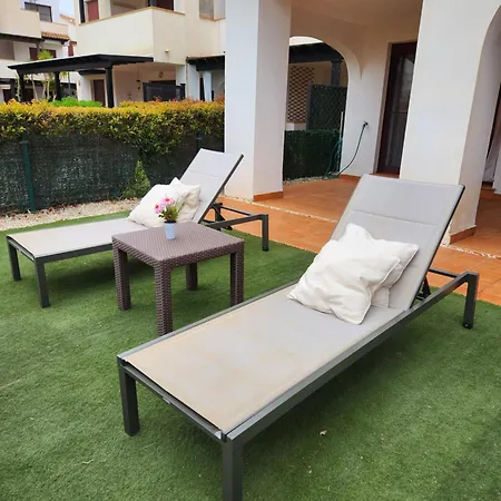 Precioso Bajo En Jardines De Nuevo Muy Cerca De La Piscina Comunitaria Y De La Salida A La Playa! * Vera
