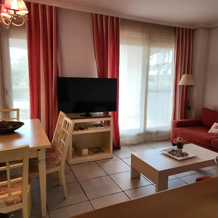 Apartment Precioso Bajo En Jardines De Nuevo Muy Cerca De La Piscina Comunitaria Y De La Salida A La Playa! *