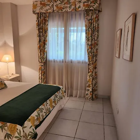Precioso Bajo En Jardines De Nuevo Muy Cerca De La Piscina Comunitaria Y De La Salida A La Playa! Apartment *