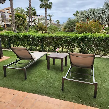 Apartment Precioso Bajo En Jardines De Nuevo Muy Cerca De La Piscina Comunitaria Y De La Salida A La Playa!