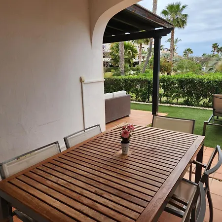 Precioso Bajo En Jardines De Nuevo Muy Cerca De La Piscina Comunitaria Y De La Salida A La Playa! Vera