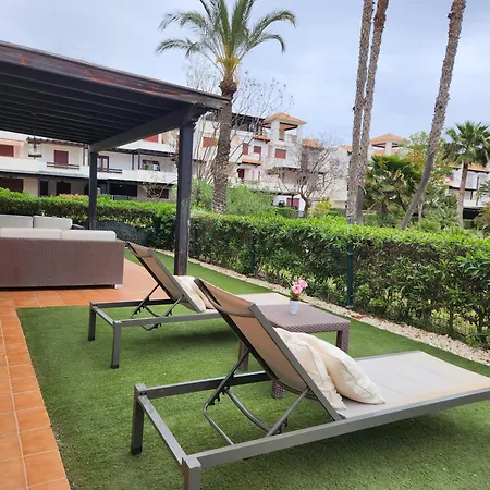 Apartment Precioso Bajo En Jardines De Nuevo Muy Cerca De La Piscina Comunitaria Y De La Salida A La Playa!