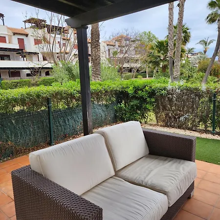 Precioso Bajo En Jardines De Nuevo Muy Cerca De La Piscina Comunitaria Y De La Salida A La Playa! Apartment *