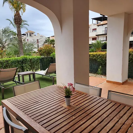 Precioso Bajo En Jardines De Nuevo Muy Cerca De La Piscina Comunitaria Y De La Salida A La Playa! Vera