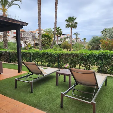 Precioso Bajo En Jardines De Nuevo Muy Cerca De La Piscina Comunitaria Y De La Salida A La Playa! Apartment