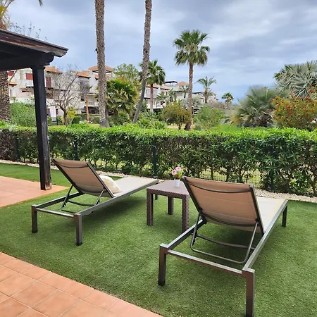Apartment Precioso Bajo En Jardines De Nuevo Muy Cerca De La Piscina Comunitaria Y De La Salida A La Playa!