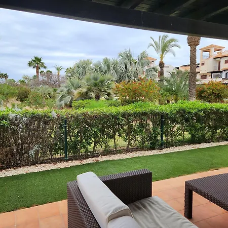 Apartment Precioso Bajo En Jardines De Nuevo Muy Cerca De La Piscina Comunitaria Y De La Salida A La Playa!