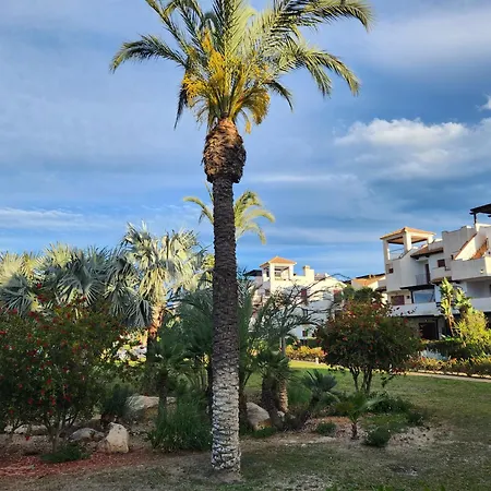Precioso Bajo En Jardines De Nuevo Muy Cerca De La Piscina Comunitaria Y De La Salida A La Playa! * Vera