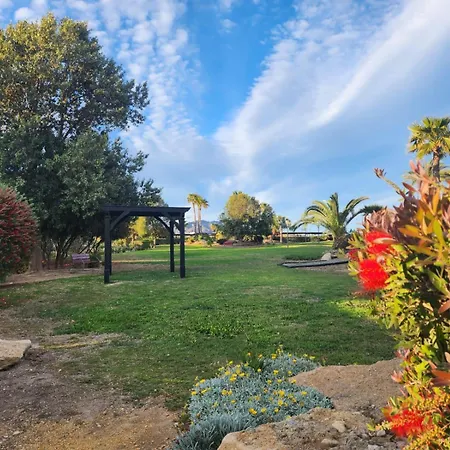 Apartment Precioso Bajo En Jardines De Nuevo Muy Cerca De La Piscina Comunitaria Y De La Salida A La Playa!