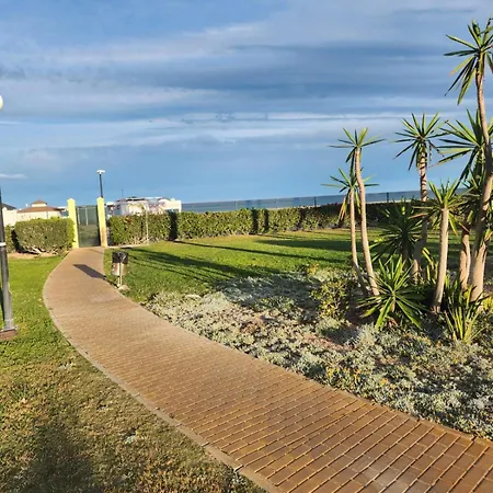 Precioso Bajo En Jardines De Nuevo Muy Cerca De La Piscina Comunitaria Y De La Salida A La Playa! Apartment *