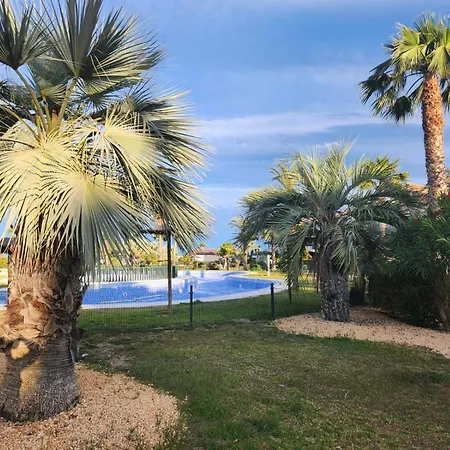 Precioso Bajo En Jardines De Nuevo Muy Cerca De La Piscina Comunitaria Y De La Salida A La Playa! * Vera